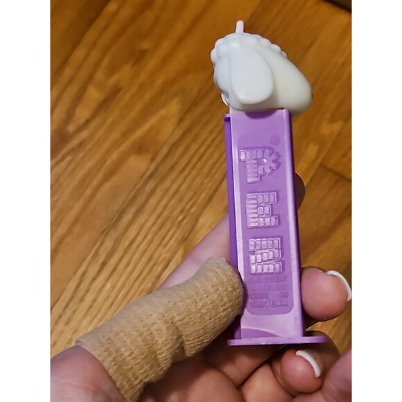 Vintage White Lamb Red Bow Purple 1979 Pez 4 Inch Dispenser With Feet - Picture 8 of 12